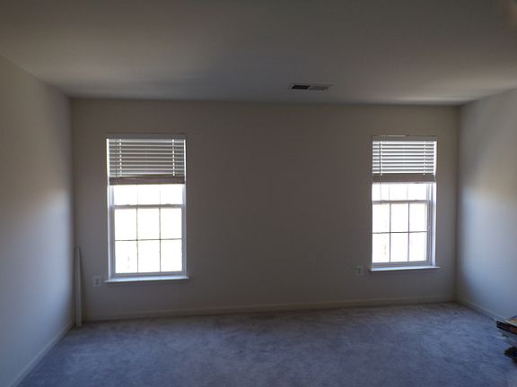 3rd image of 9615 Laurel Oak Dr