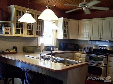Plenty of Storage, SS appliances & gas range