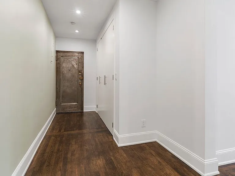 350 E 54th St #5F — Photo 10