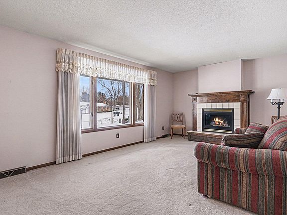 2nd image of 4108 Crestlane Dr