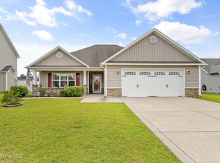 725 Radiant Dr, Jacksonville, NC 28546