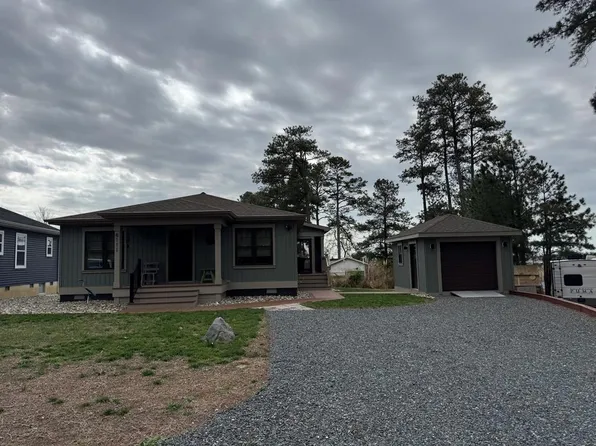 6111 Periwinkle Dr, Horntown, VA 23395