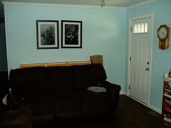 3rd image of 194 W Crumb Ave