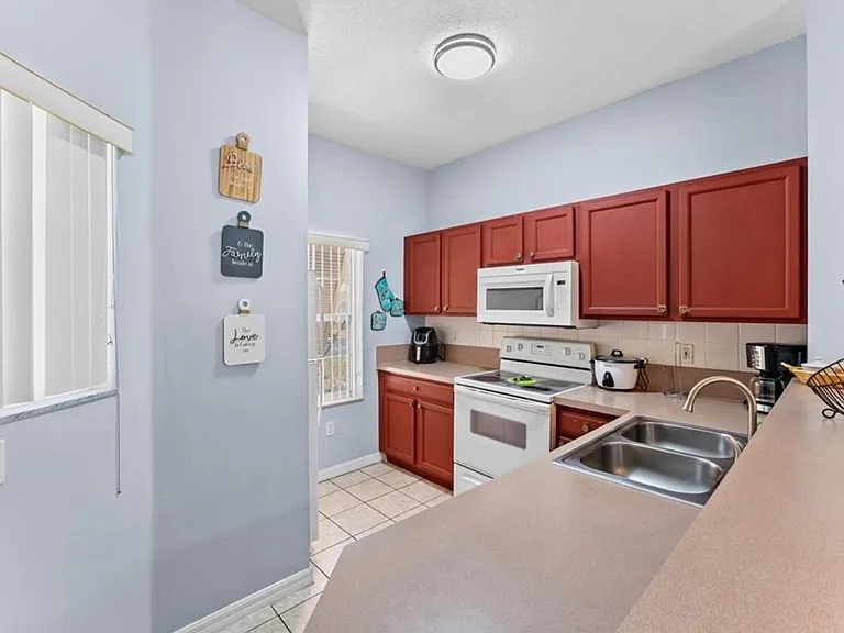 1017 Park Ridge Cir #1017 — Photo 5