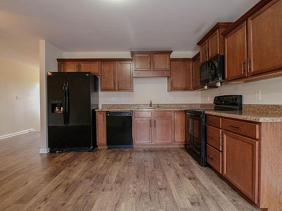 2nd image of 1718G Thistlewood Dr