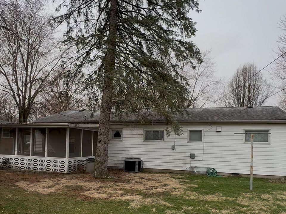 2nd image of 2941 Kristen Dr W