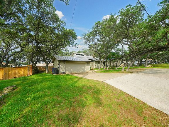 4th image of 16907 Springhill Dr