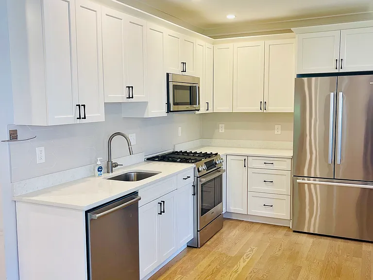 46-48 Ridgemont St #1 — Photo 4