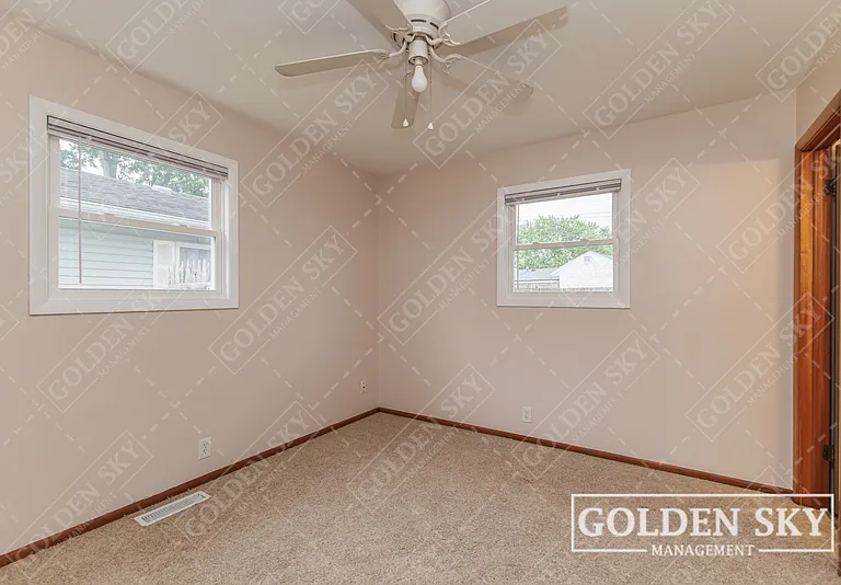 3129 S Opechee Dr — Photo 5