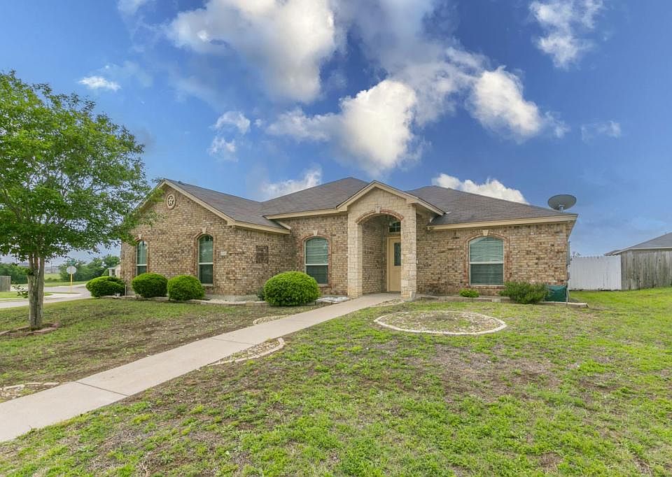 1st image of 1200 Vanguard Ln
