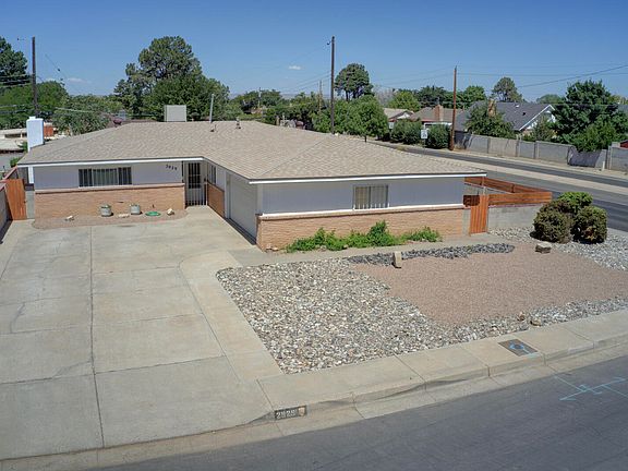 3rd image of 2929 Espanola St NE