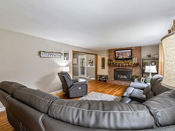 2nd image of 1715 Harold Ave
