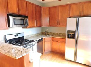 5642 N Broadway St APT 3W, Chicago, IL 60660