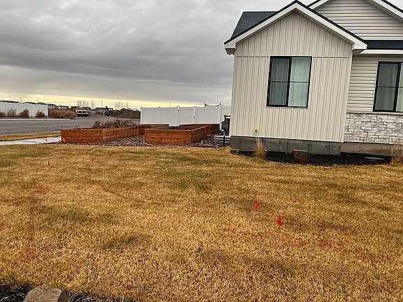 3rd image of 3925 Apollo Dr