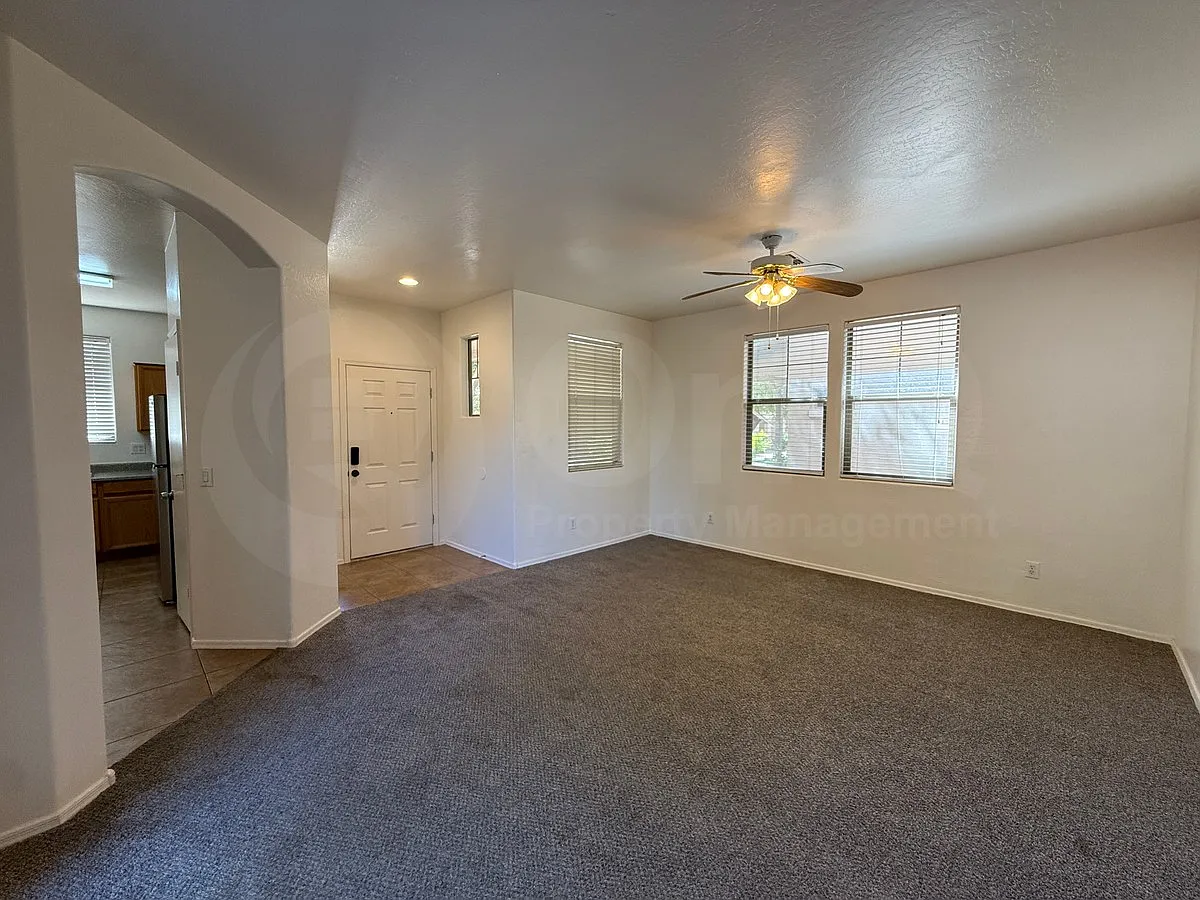 3 bed, 3.0 bath, 1574 sqft, $2,099 — Photo 3
