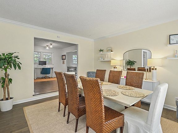5th image of 737 Canary Dr