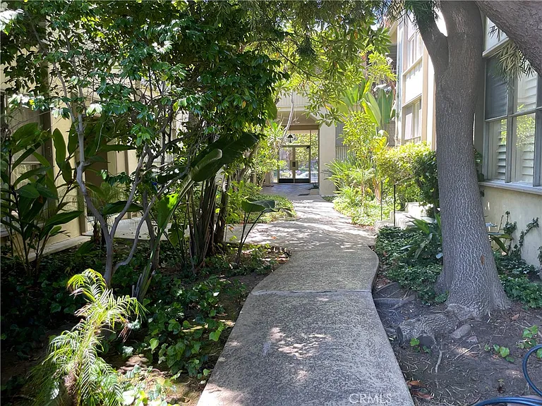 630 San Vicente Blvd #E — Photo 22