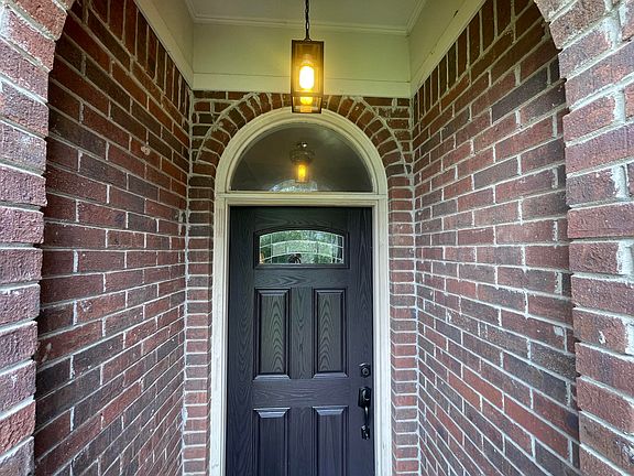 2nd image of 1519 Winter Valley Dr