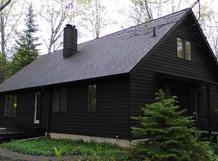 9614 Boyne City Rd, Charlevoix, MI 49720