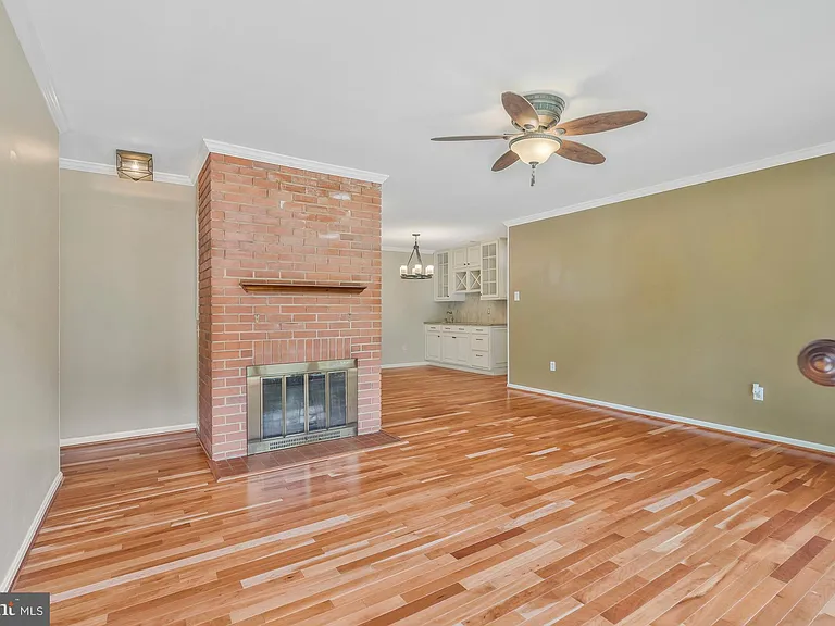 304 Patrick St SW — Photo 25