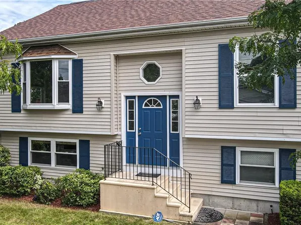 75 James St, East Providence, RI 02914