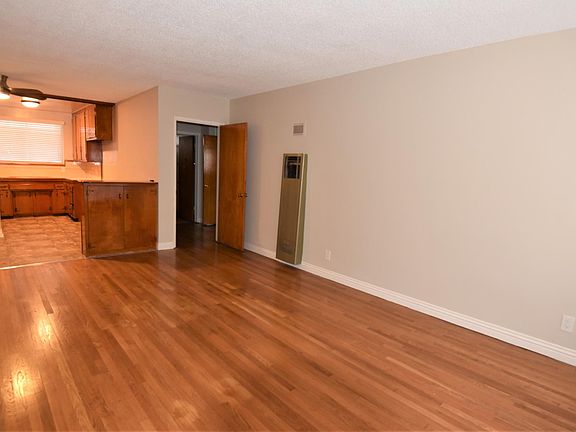 3rd image of 217 N Kenwood St APT D