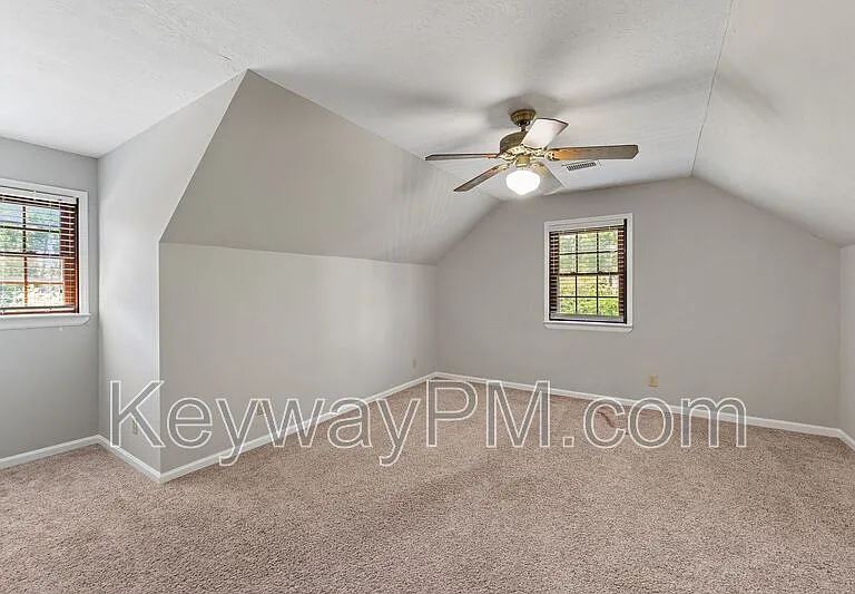 255 Silver Maple Rd — Photo 22