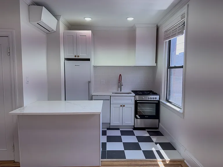 1221 N Franklin St #3F — Photo 11