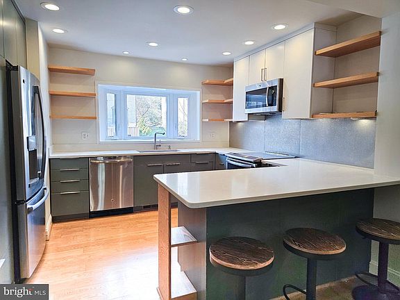 2nd image of 9211 Three Oaks Dr