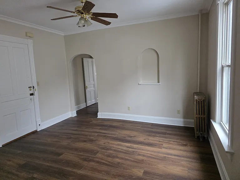525 Dunbar Ave #8 — Photo 16