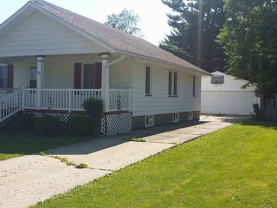 1st image of 670 Olive St