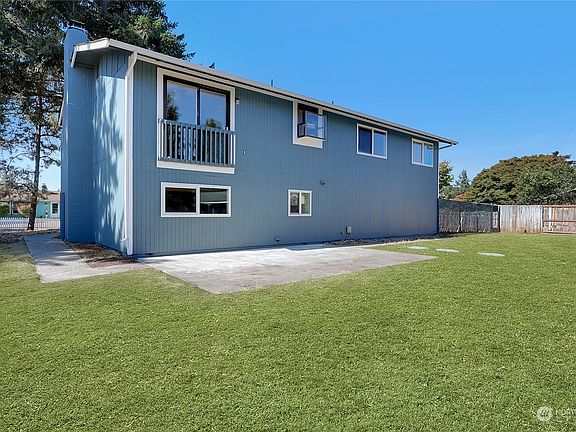 3rd image of 15517 10th Avenue Ct E