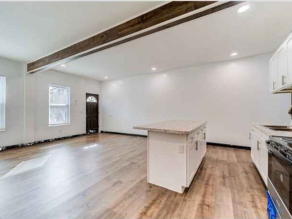 5th image of 405 Liberty St Floor 1