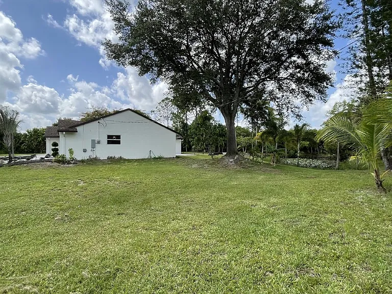 17548 32nd Ln N — Photo 3