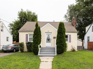 204 Cityview Ave, Bridgeport, CT 06606