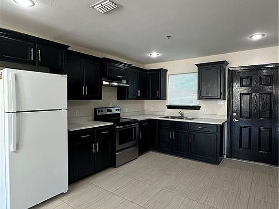 4th image of 1403 W Kiwi Ave APT 1