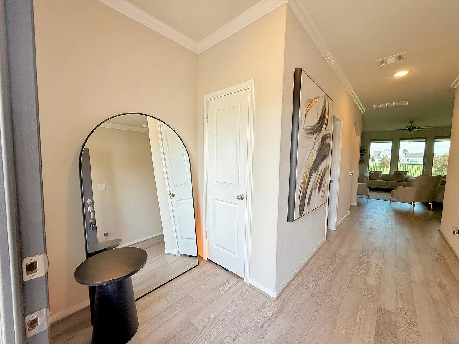 4 bed, 2.5 bath, 2178 sqft, $3,300 — Photo 4