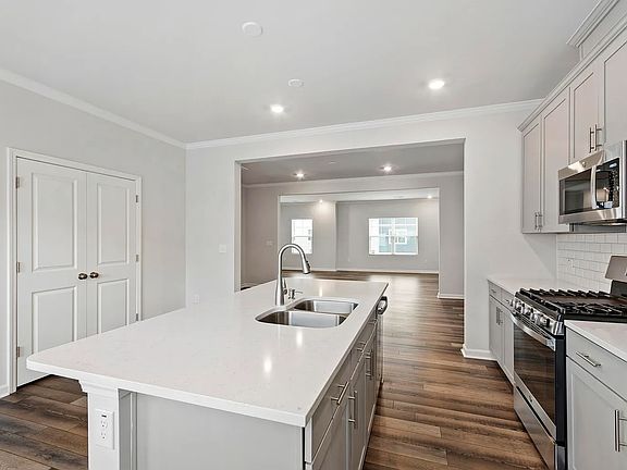 4th image of 2137 Terrawood Dr