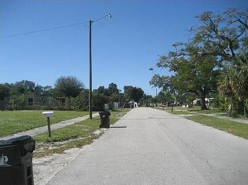 4th image of 1526 NW 11th Ct