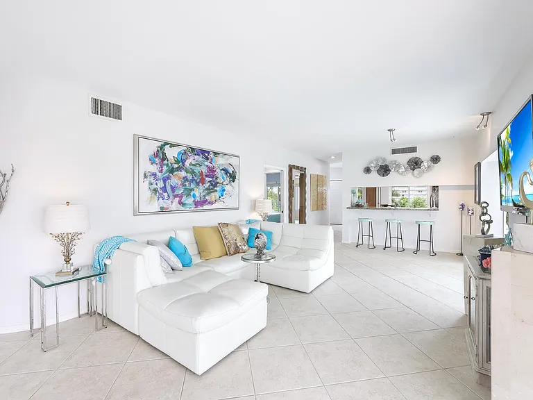 Great room with panoramic view of bay and Venetian Village