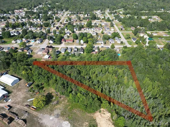Badger St, Manistique, MI 49854