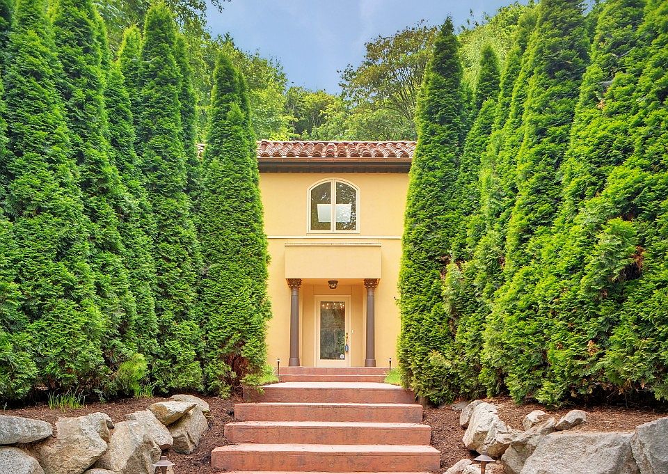 2nd image of 4415 E Mercer Way