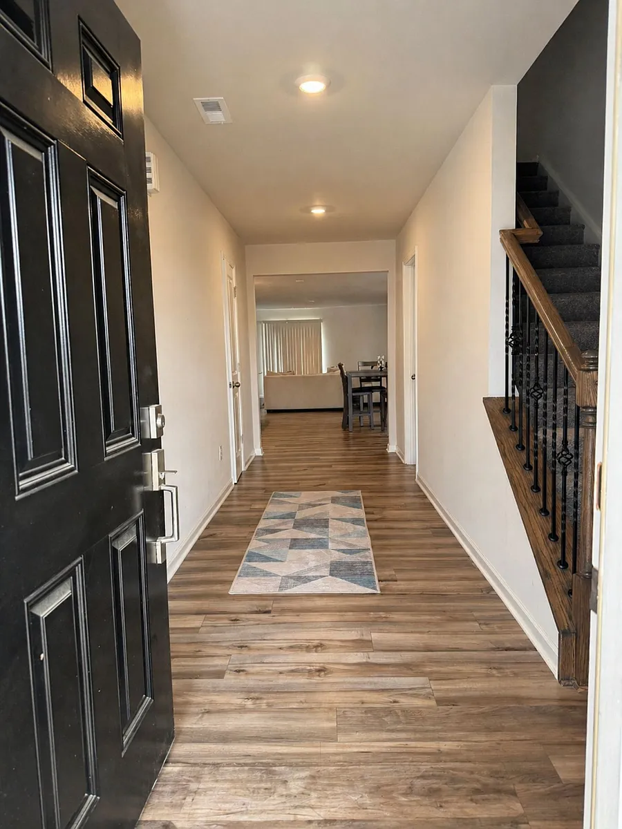 Building Photo - 10227 Chatham Run Ln