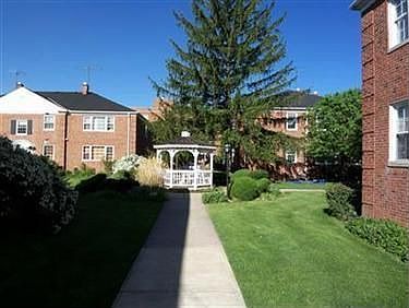 3rd image of 2401 Euclid Heights Blvd APT 5