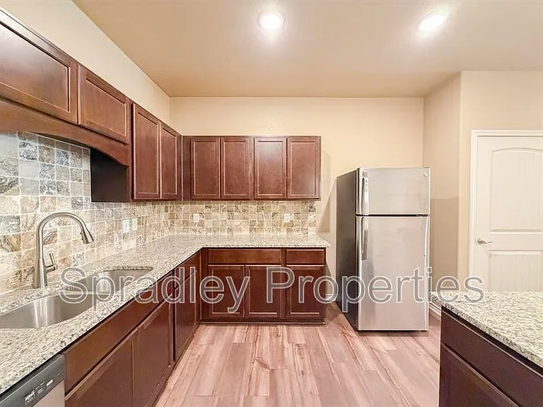 1003A Laurel Dr — Photo 7