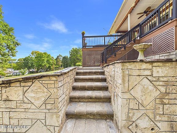 5th image of 864 Scenic Lakeview Dr