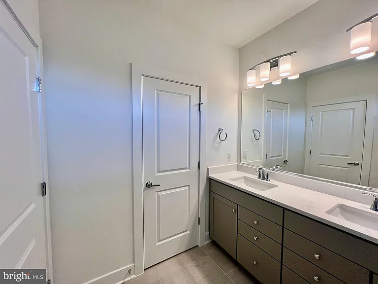 10840 Cedar Ave — Photo 6