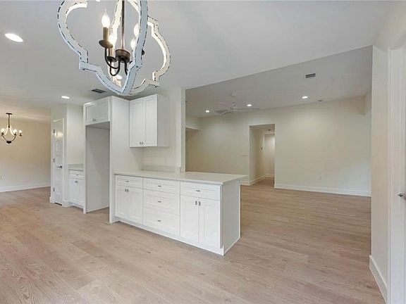 5th image of 8811 Tavistock Dr