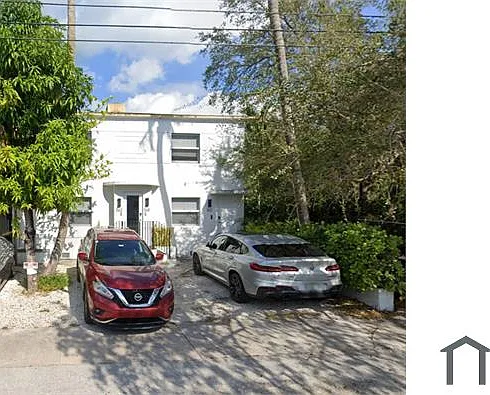 561 NE 63rd St — Photo 3
