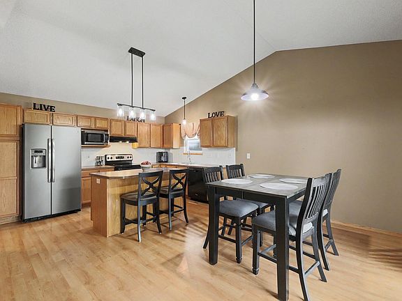 4th image of 1051 N Aksarben Ct
